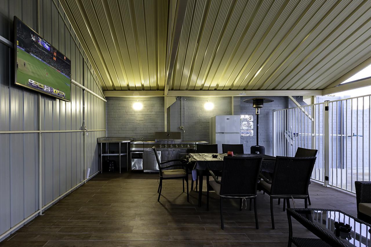 Oasis Motel Cobar Exterior photo